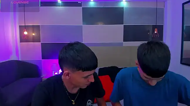 Snapshot of Juan_Nd_Steven chatting on 03/01/25, 04:47 Juan Nd Steven online show from 03/01/25, 04:47