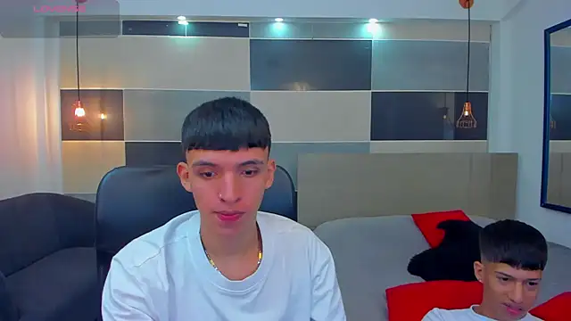 Snapshot of Juan_Nd_Steven chatting on 03/02/25, 12:54 Juan Nd Steven online show from 03/02/25, 12:54