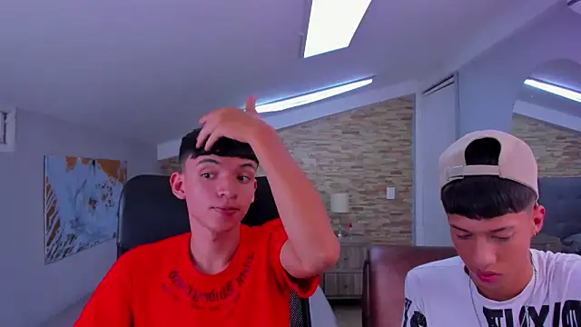 Snapshot of Juan_Nd_Steven chatting on 03/05/25, 07:27 Juan Nd Steven online show from 03/05/25, 07:27