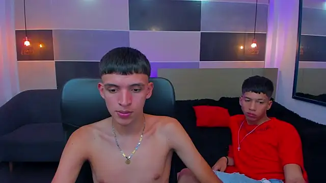 Snapshot of Juan_Nd_Steven chatting on 03/22/25, 07:25 Juan Nd Steven online show from 03/22/25, 07:25