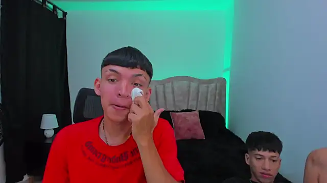 Snapshot of Juan_Nd_Steven chatting on 09/17/25, 04:14 Juan Nd Steven online show from 09/17/25, 04:14