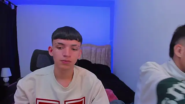 Snapshot of Juan_Nd_Steven chatting on 09/18/25, 04:14 Juan Nd Steven online show from 09/18/25, 04:14