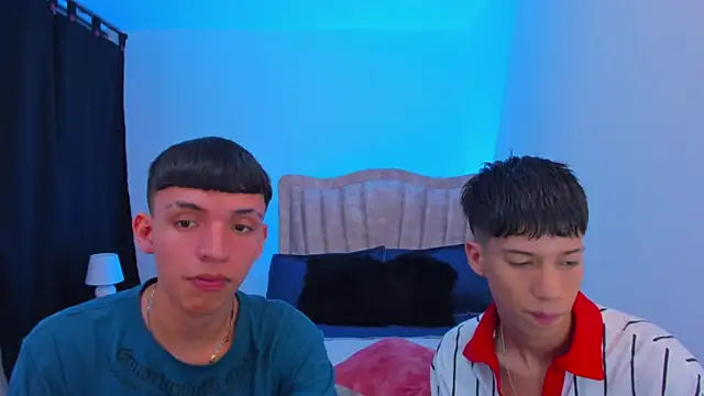 Snapshot of Juan_Nd_Steven chatting on 10/10/25, 04:33 Juan Nd Steven online show from 10/10/25, 04:33