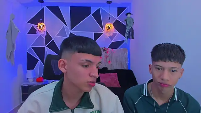 Snapshot of Juan_Nd_Steven chatting on 10/17/25, 11:07 Juan Nd Steven online show from 10/17/25, 11:07