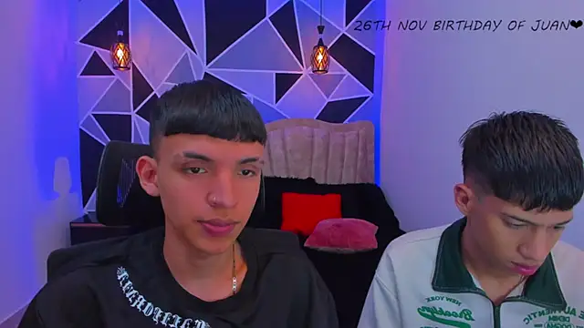 Snapshot of Juan_Nd_Steven chatting on 11/22/25, 04:22 Juan Nd Steven online show from 11/22/25, 04:22