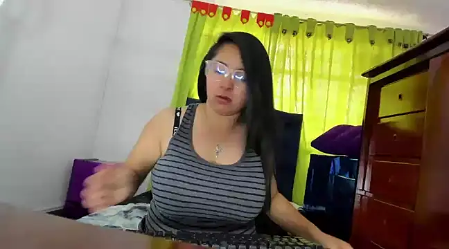 Snapshot of _Angelinaandrade_ chatting on 01/07/25, 07:59  Angelinaandrade  online show from 01/07/25, 07:59