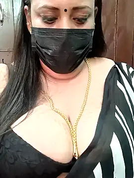 Snapshot of ashikaa_r chatting on 12/22/24, 09:00 ashikaa r online show from 12/22/24, 09:00