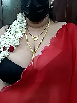 Snapshot of ashikaa_r chatting on 12/29/24, 06:16 ashikaa r online show from 12/29/24, 06:16