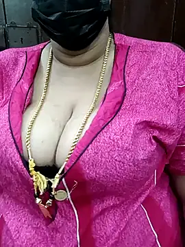 Snapshot of ashikaa_r chatting on 02/16/25, 07:49 ashikaa r online show from 02/16/25, 07:49