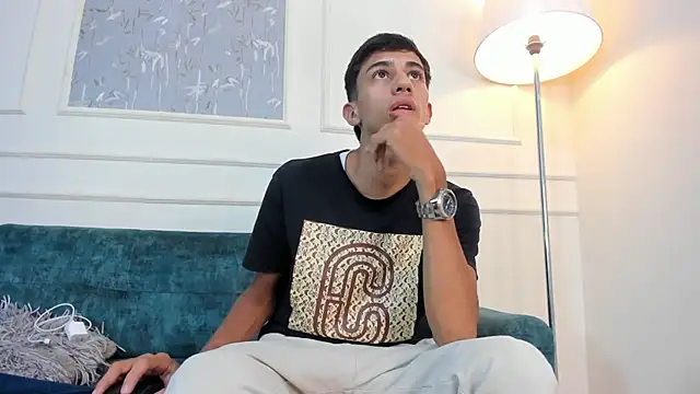 Lucian Davi online show from 10/08/25, 03:26