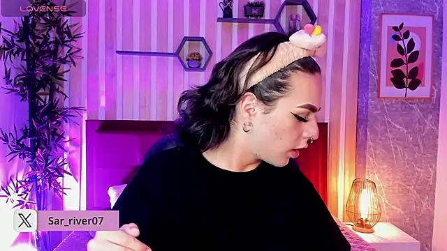 miah connor online show from 11/23/25, 07:46