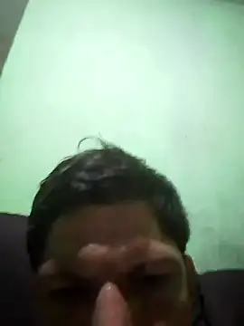 Snapshot of Alonsomadeira chatting on 09/24/25, 03:48 Alonsomadeira online show from 09/24/25, 03:48