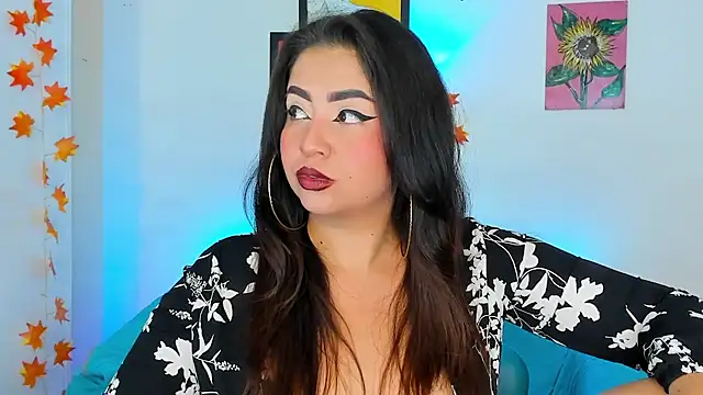 Snapshot of LiahDiaz chatting on 02/15/25, 10:42 LiahDiaz online show from 02/15/25, 10:42