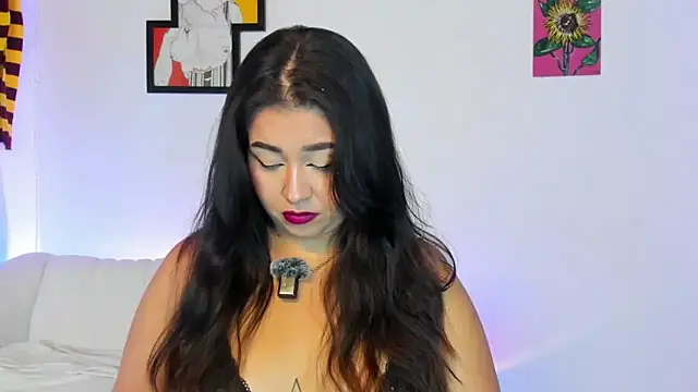 Snapshot of LiahDiaz chatting on 11/27/25, 01:35 LiahDiaz online show from 11/27/25, 01:35