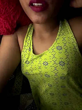 Snapshot of Hot_Goldengirl chatting on 09/28/25, 09:20 Hot Goldengirl online show from 09/28/25, 09:20