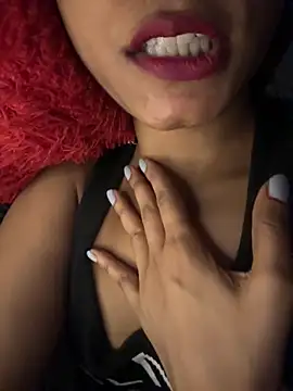 Snapshot of Hot_Goldengirl chatting on 09/29/25, 09:30 Hot Goldengirl online show from 09/29/25, 09:30