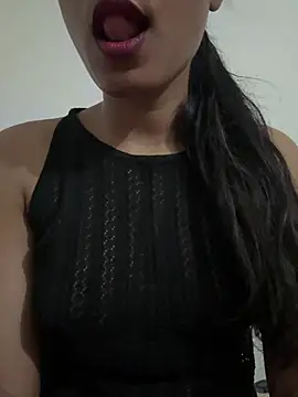 Snapshot of Hot_Goldengirl chatting on 06/24/26, 10:25 Hot Goldengirl online show from 06/24/26, 10:25