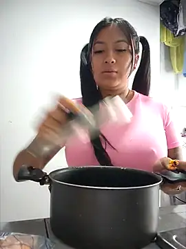 Snapshot of luisa16xxx chatting on 10/11/25, 07:23 luisa16xxx online show from 10/11/25, 07:23