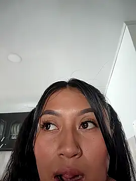 Snapshot of luisa16xxx chatting on 10/15/25, 07:25 luisa16xxx online show from 10/15/25, 07:25