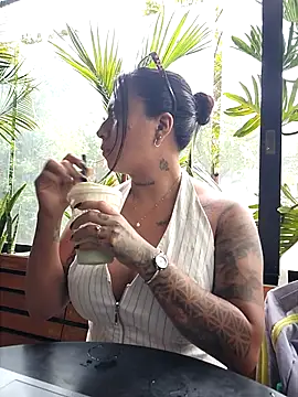 luisa16xxx online show from 04/18/26, 09:04