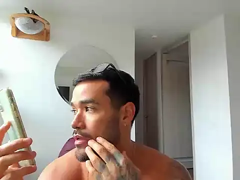 Snapshot of Alexander_Martines chatting on 07/15/26, 10:48 Alexander Martines online show from 07/15/26, 10:48