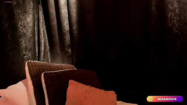 MiaKnox online show from 03/09/26, 12:03