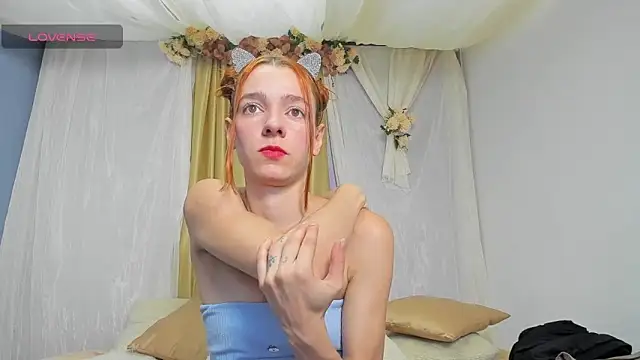 salomee star  online show from 10/23/25, 07:01