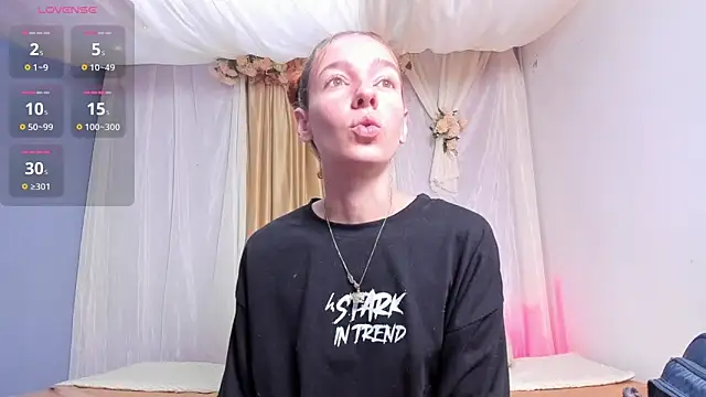 salomee star  online show from 02/16/26, 06:59