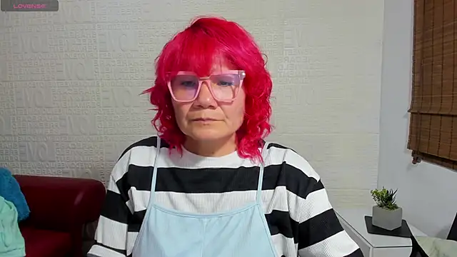 Snapshot of Salomeediaz_ chatting on 02/11/25, 09:03 Salomeediaz online show from 02/11/25, 09:03