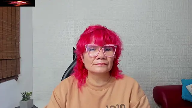 Snapshot of Salomeediaz_ chatting on 02/13/25, 09:06 Salomeediaz online show from 02/13/25, 09:06