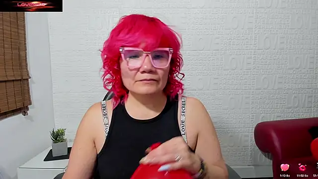 Snapshot of Salomeediaz_ chatting on 02/14/25, 09:10 Salomeediaz online show from 02/14/25, 09:10