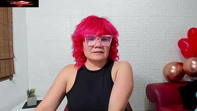 Snapshot of Salomeediaz_ chatting on 02/15/25, 04:03 Salomeediaz online show from 02/15/25, 04:03