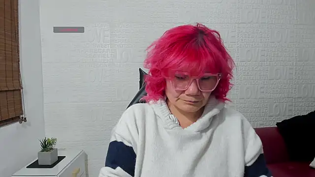 Snapshot of Salomeediaz_ chatting on 02/20/25, 09:09 Salomeediaz online show from 02/20/25, 09:09