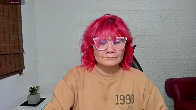 Snapshot of Salomeediaz_ chatting on 02/21/25, 09:32 Salomeediaz online show from 02/21/25, 09:32