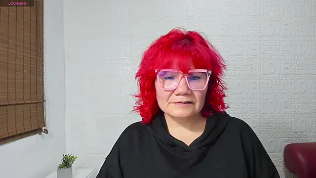 Snapshot of Salomeediaz_ chatting on 03/04/25, 08:05 Salomeediaz online show from 03/04/25, 08:05