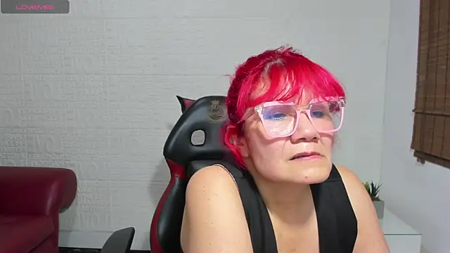 Snapshot of Salomeediaz_ chatting on 03/08/25, 08:25 Salomeediaz online show from 03/08/25, 08:25