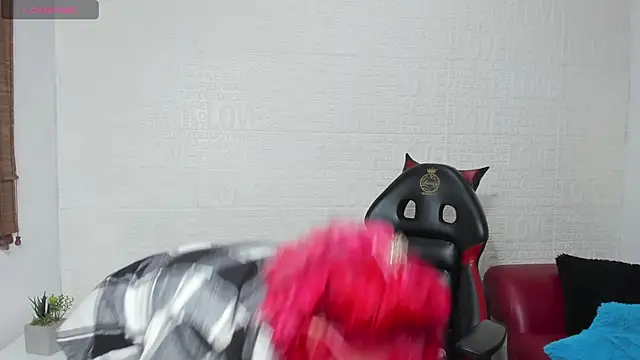 Snapshot of Salomeediaz_ chatting on 03/11/25, 02:21 Salomeediaz online show from 03/11/25, 02:21