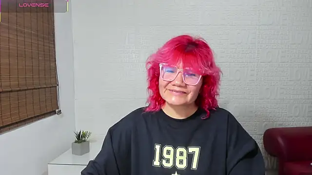 Snapshot of Salomeediaz_ chatting on 03/15/25, 02:14 Salomeediaz online show from 03/15/25, 02:14