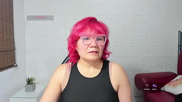 Snapshot of Salomeediaz_ chatting on 03/15/25, 08:10 Salomeediaz online show from 03/15/25, 08:10