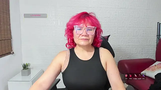 Snapshot of Salomeediaz_ chatting on 03/15/25, 11:17 Salomeediaz online show from 03/15/25, 11:17