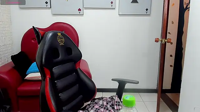 Snapshot of Salomeediaz_ chatting on 10/08/25, 09:01 Salomeediaz online show from 10/08/25, 09:01