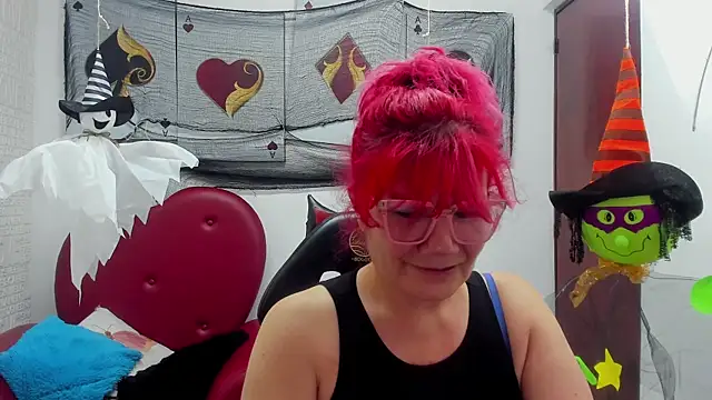 Snapshot of Salomeediaz_ chatting on 10/10/25, 09:03 Salomeediaz online show from 10/10/25, 09:03