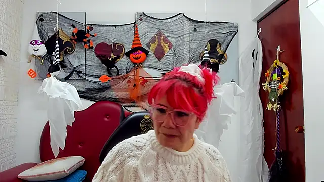 Snapshot of Salomeediaz_ chatting on 10/16/25, 09:05 Salomeediaz online show from 10/16/25, 09:05