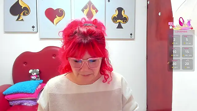 Snapshot of Salomeediaz_ chatting on 01/07/26, 09:06 Salomeediaz online show from 01/07/26, 09:06