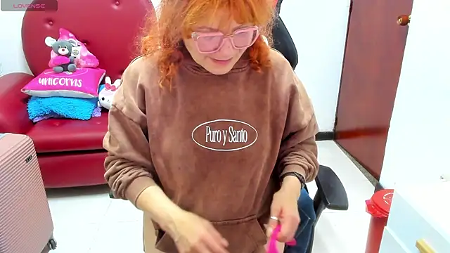 Snapshot of Salomeediaz_ chatting on 02/16/26, 09:11 Salomeediaz online show from 02/16/26, 09:11