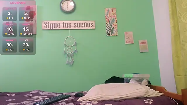 Snapshot of alisontitsmilk19 chatting on 11/02/25, 12:46 alisontitsmilk19 online show from 11/02/25, 12:46