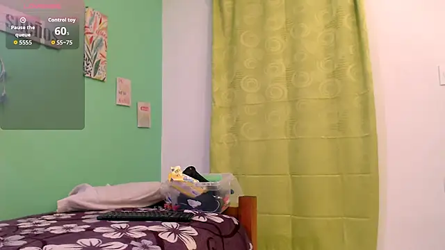 Snapshot of alisontitsmilk19 chatting on 11/10/25, 12:42 alisontitsmilk19 online show from 11/10/25, 12:42