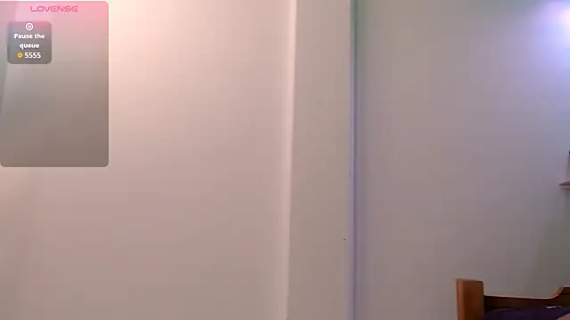 Snapshot of alisontitsmilk19 chatting on 12/15/25, 02:16 alisontitsmilk19 online show from 12/15/25, 02:16