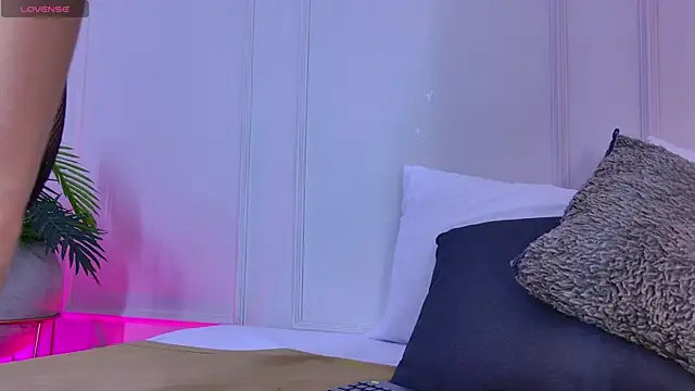 Mariapettit online show from 11/11/25, 11:54