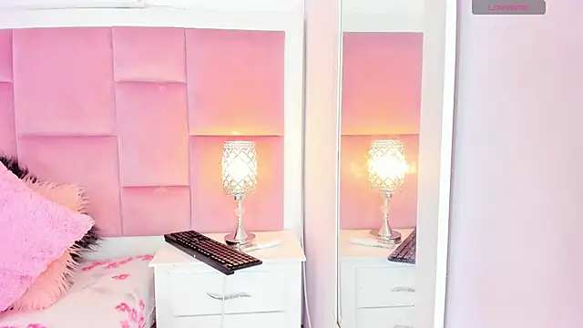 DaphneLloyd online show from 12/10/24, 07:11